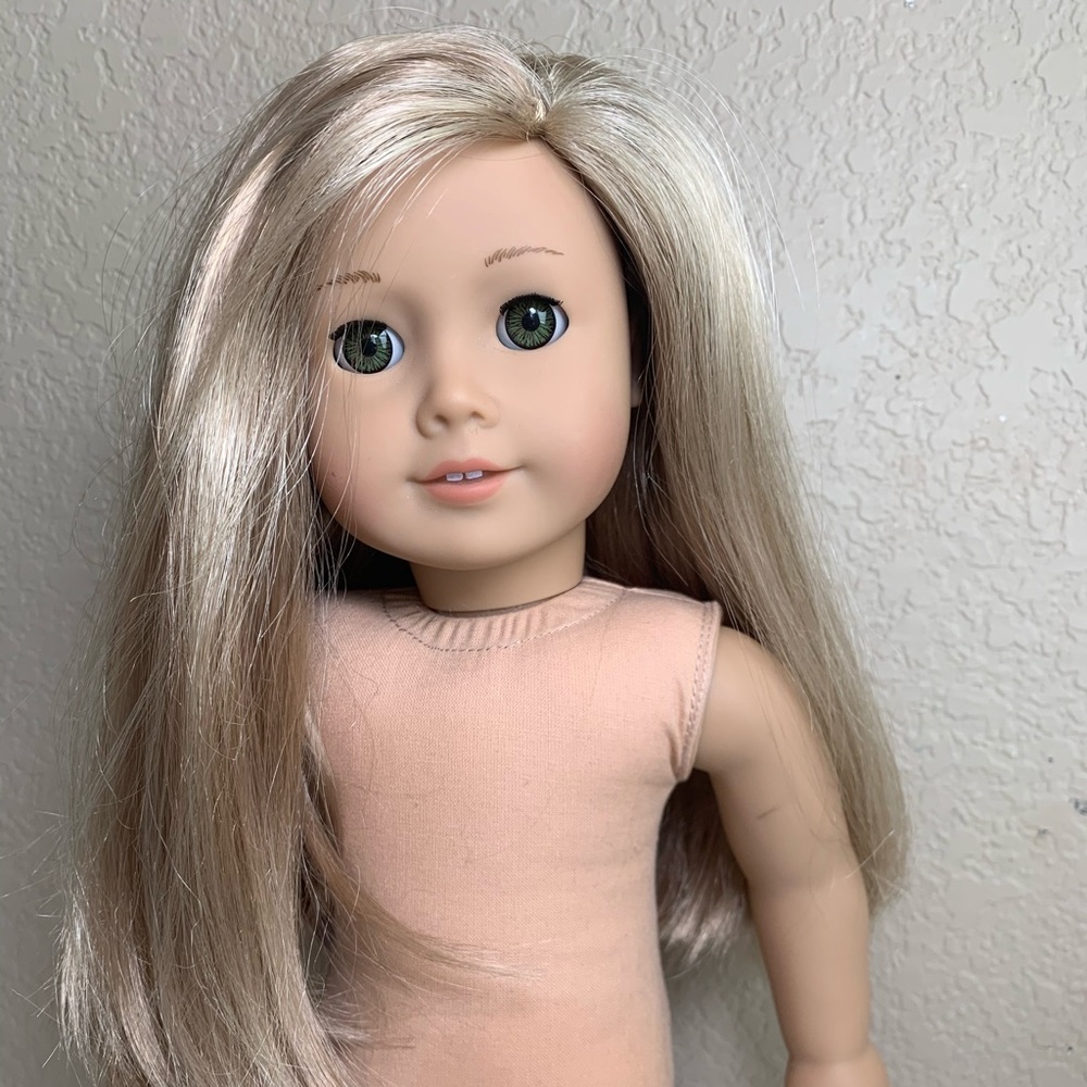 Retired American g doll Isabelle **MAKE AN OFFER*^